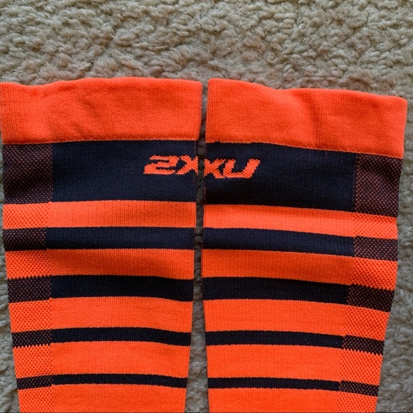 NWT Unisex 2xu Striped Run Compression Calf Sleeves - Picture 2 of 8